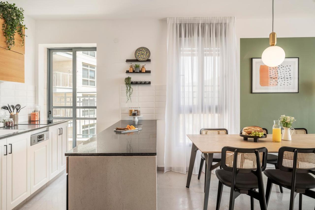 Mr. Agrippa - By Tlv2Go Apartment Yerusalem Bagian luar foto